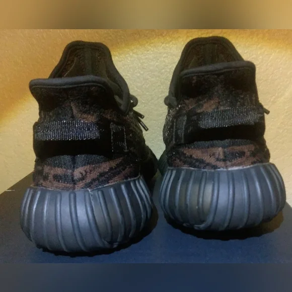 --Adidas-- "Yeezy Boost 350 V2" (MX Rock).... like new - Picture 4 of 9